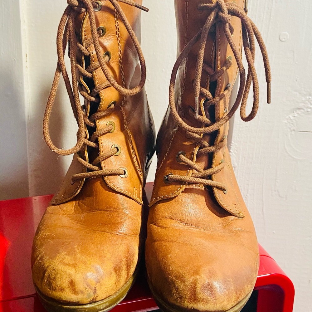 Leather laceup pikolinos